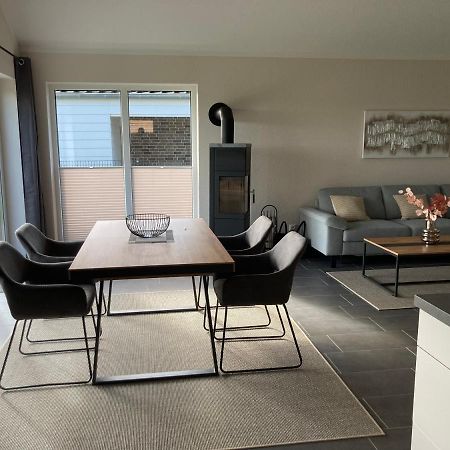 Watt'N Blick - Hundefreundliches Ferienhaus Mit Ausblick Ueber Die Wiesen Bis Zum Deich Schweiburg Bagian luar foto