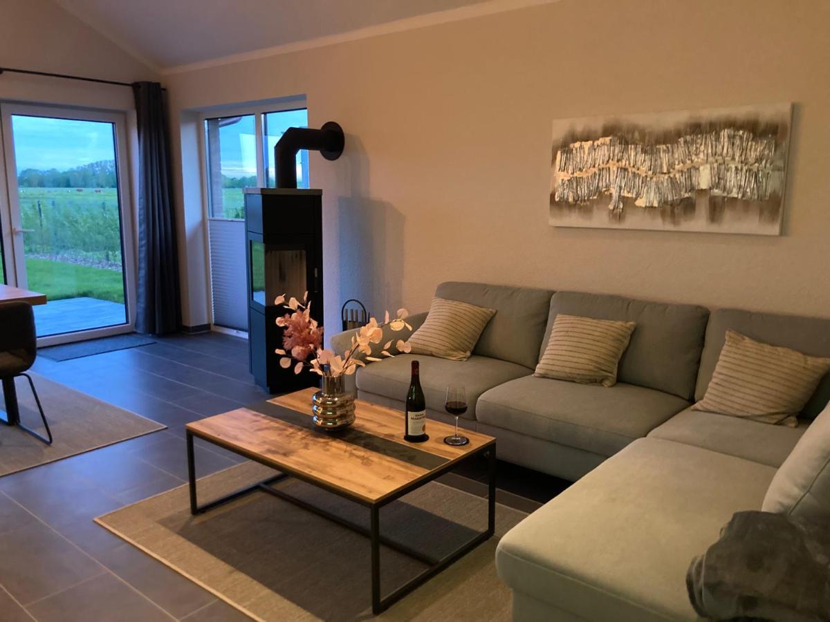 Watt'N Blick - Hundefreundliches Ferienhaus Mit Ausblick Ueber Die Wiesen Bis Zum Deich Schweiburg Bagian luar foto